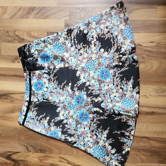 Womens Skirt - Picture 4 of 5